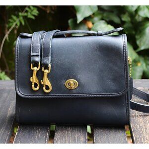 Coach Vintage - Court Bag 9870 in Navy, Numeric Serial Pre-94, USA Hangtag